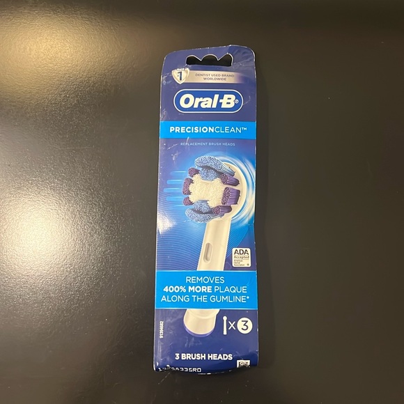Oral-B 3 Brush Heads - Picture 1 of 5